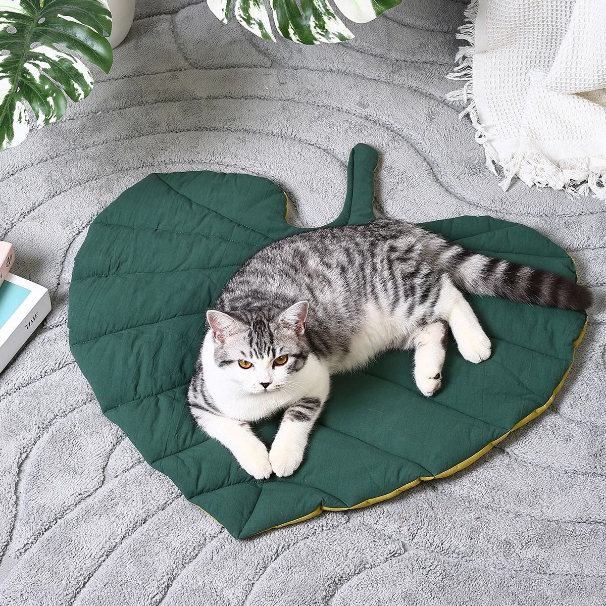 Leaf Shaped Double Sided Cat & Dog Nest Mattress