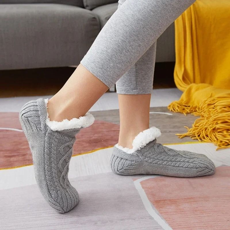 Elite Mens Plush Thermal Slipper Socks with Non-Slip Grips