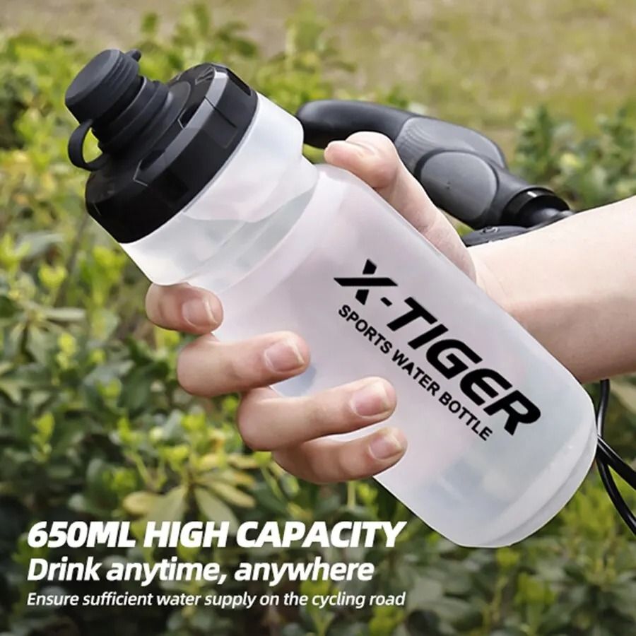 Portable Squeeze Cycling Water Bottle 22 oz