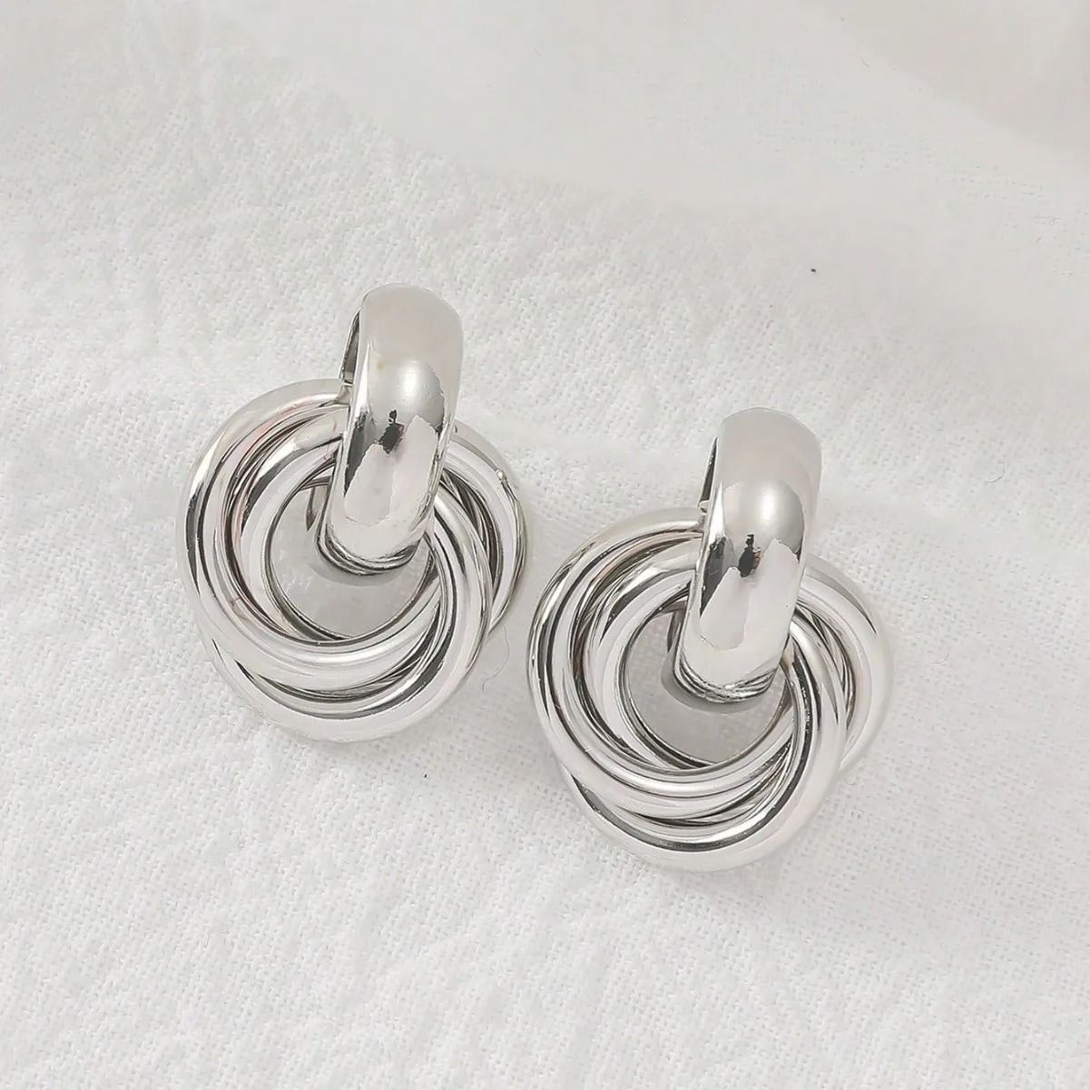 Shiny Plating Knot Hoop Earrings