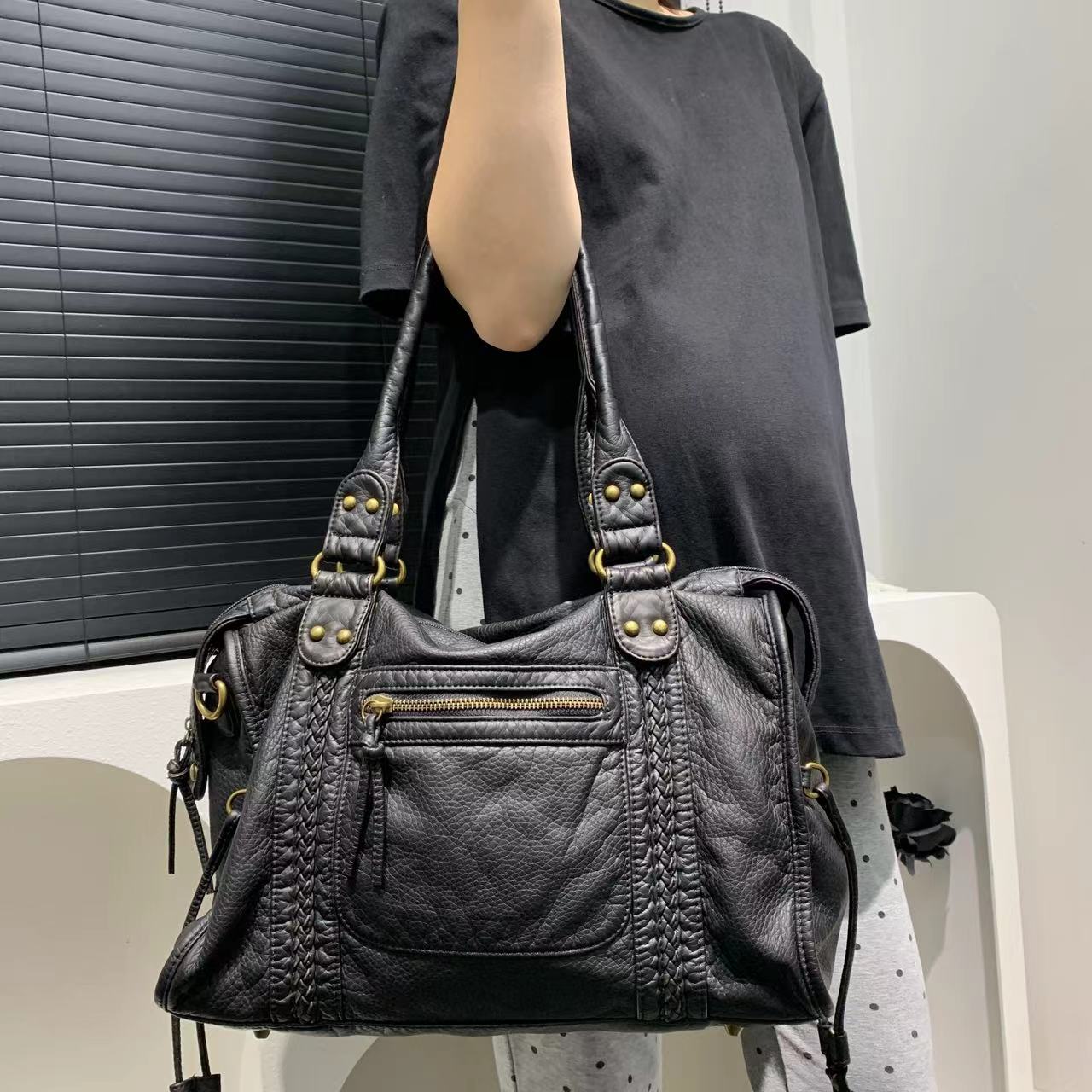 Vintage Washed Leather One Shoulder Crossbody Bag Soft Leather Large Capacity Motorcycle Bag