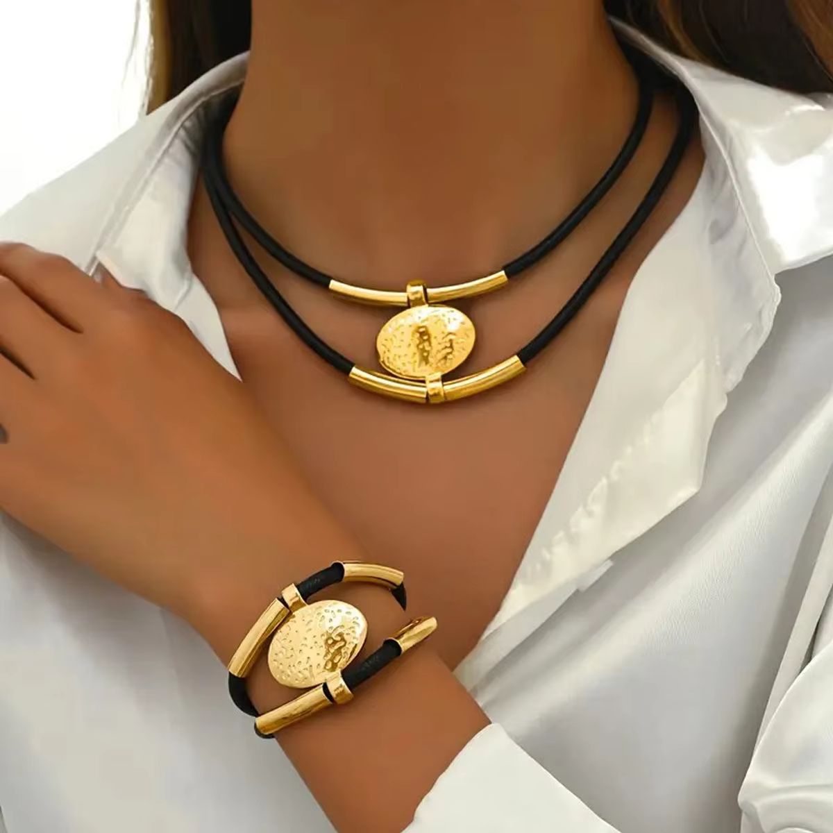 Vintage Oval Metal Faux Leather Necklace Bracelet Set For Women