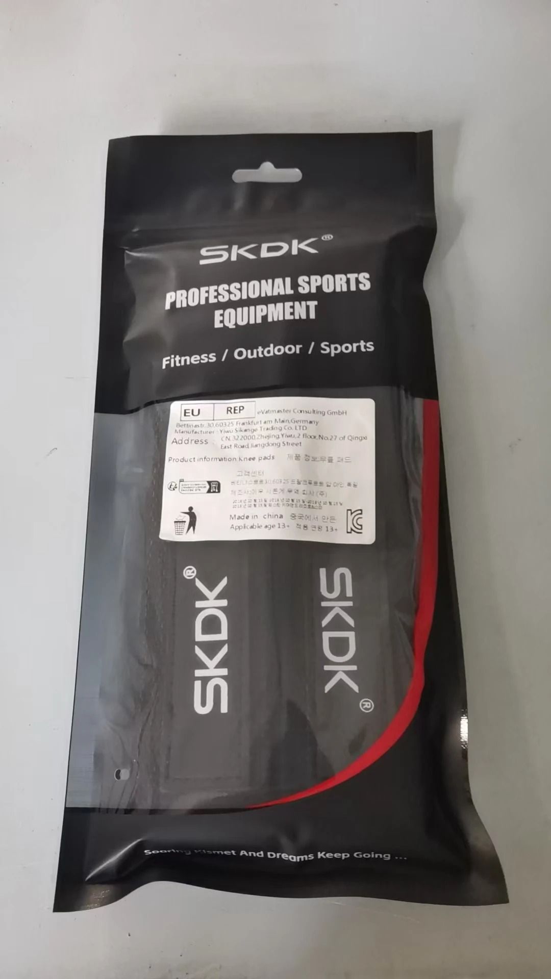 Weightlifting Wrist Straps with Anti-Slip Silicone