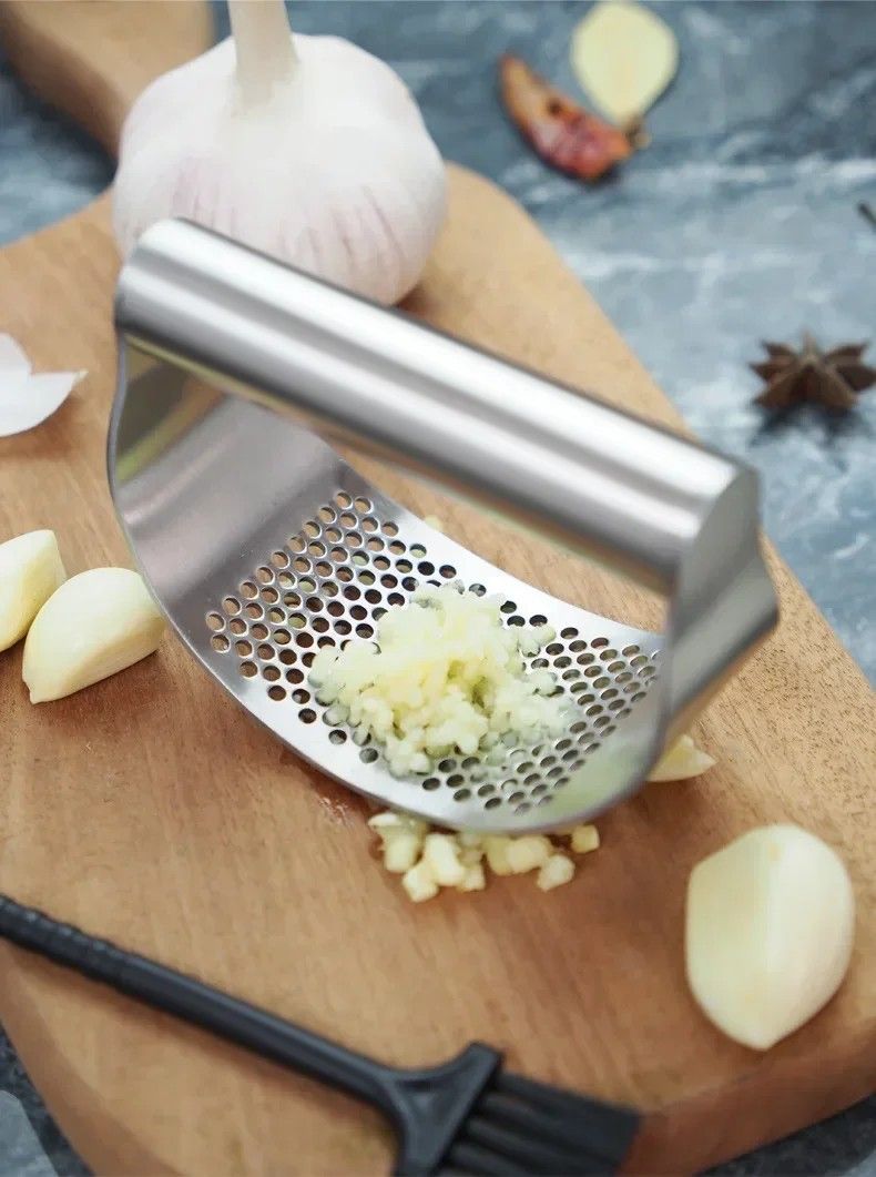 Upgraded Stainless Steel Garlic Press Rocker Manual Garlic Ginger Crusher and Mincer Kitchen Tool