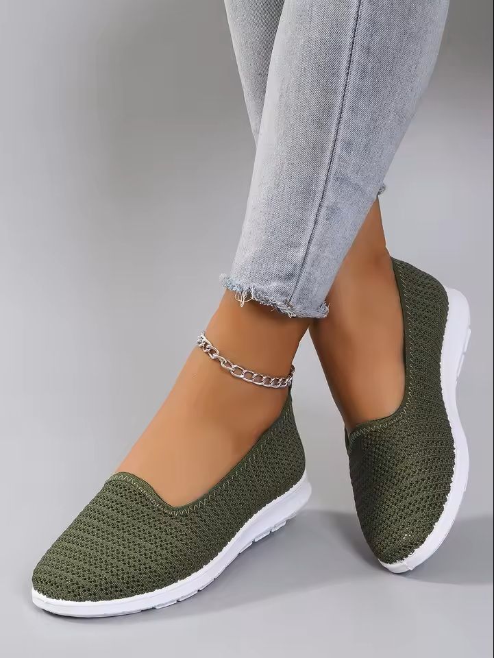 Womens Summer Mesh Flat Shoes with Breathable Design