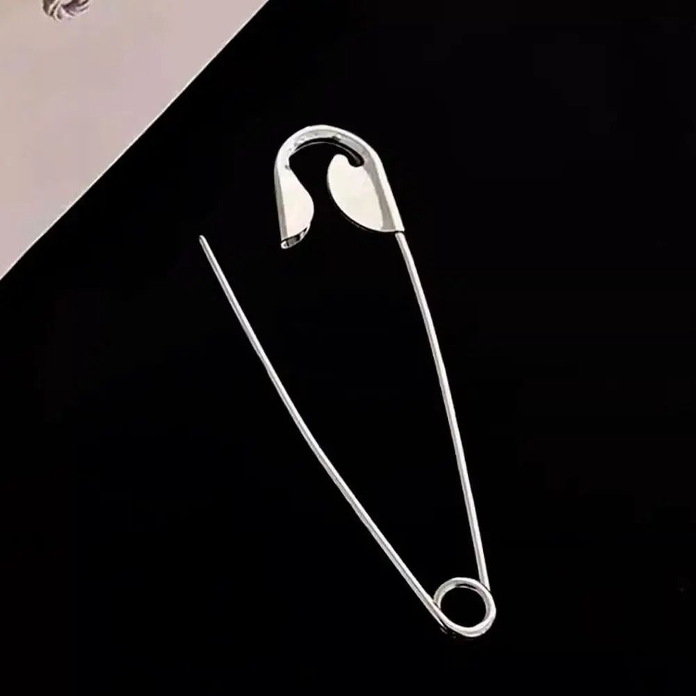 Large Metal Safety Pin Barrette and High-Fidelity Aesthetic Stabilization Architecture