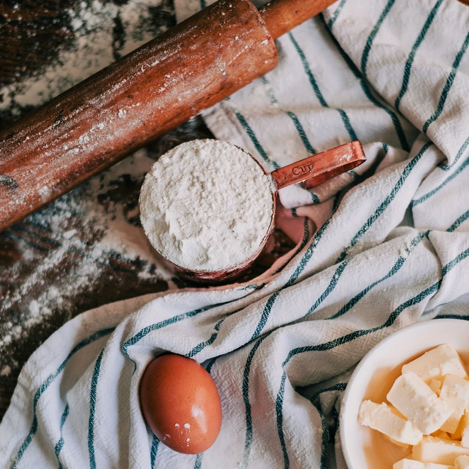 Classic Wooden Rolling Pin with Handles