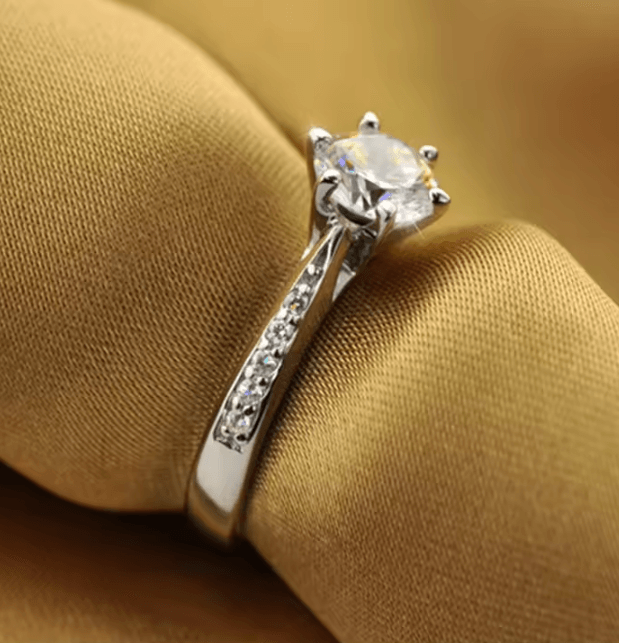 Luxury 925 sterling silver ring Classic Six-Claw Diamond Imitation Jewelry Ring for Women