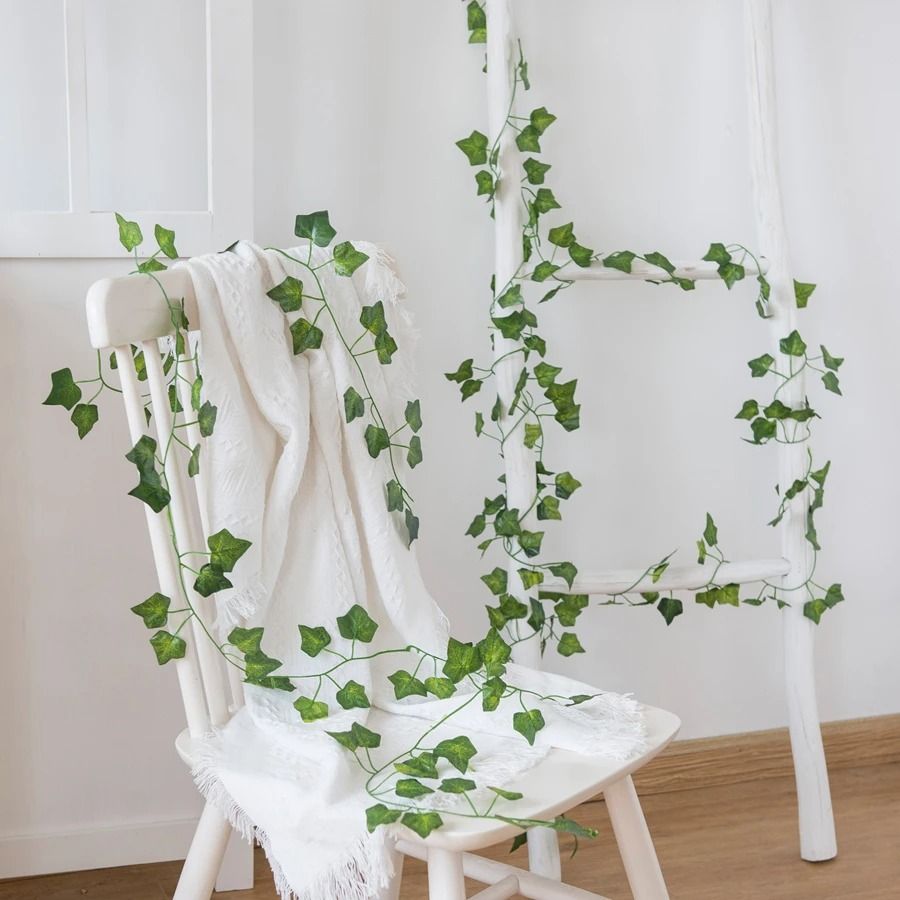 Artificial Christmas Garland Vine – High-Definition Vertical Botanical Sculpture