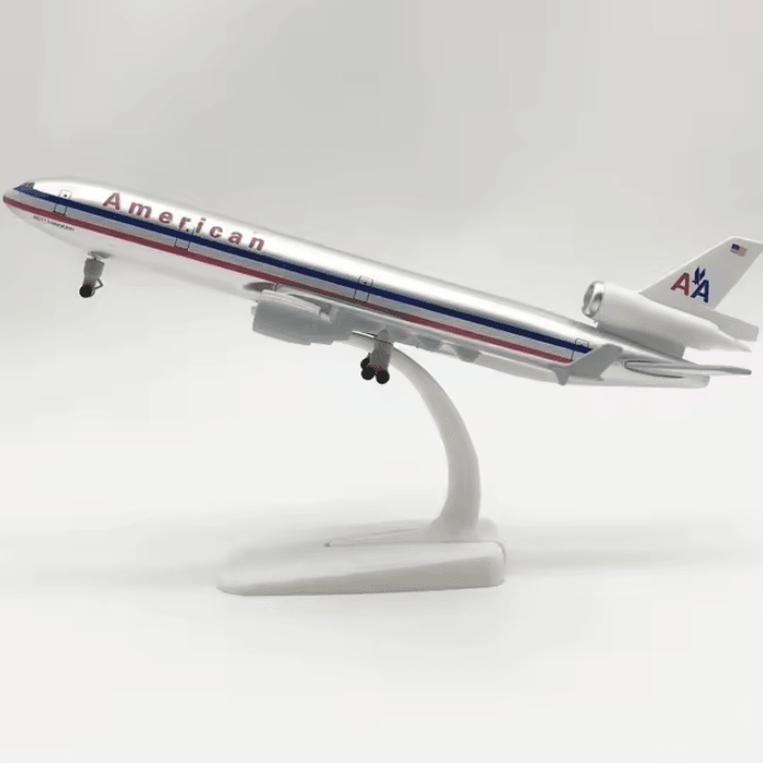 20cm MD-11 Alloy Aircraft Model Plane – Detailed Diecast Airplane Display Decor