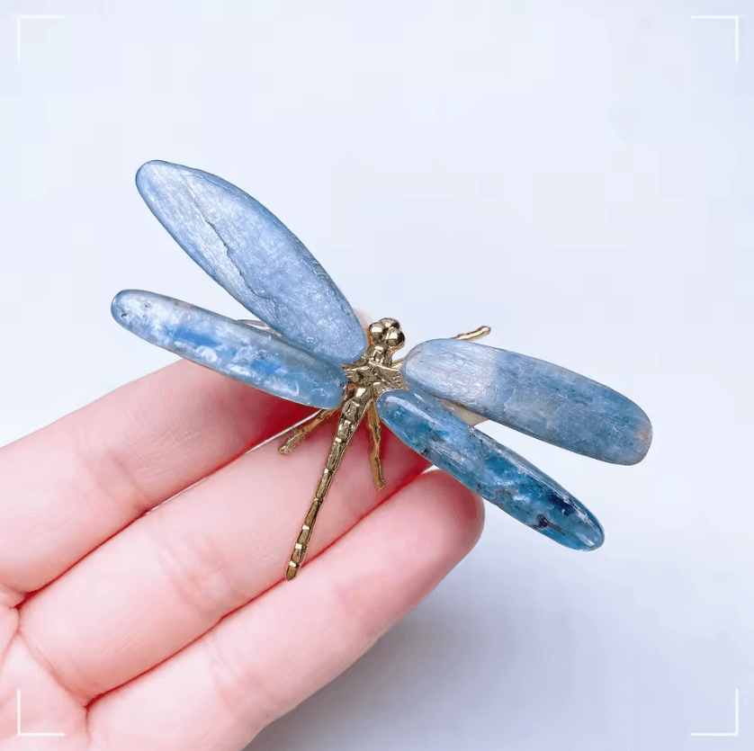 Natural Kyanite Dragonfly Crystal Figurine – Handmade Healing Stone Decor