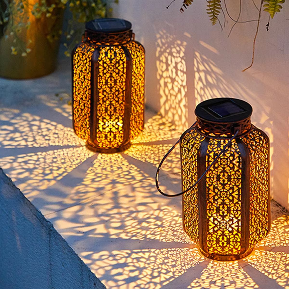 Vintage Metal Solar Hanging Lantern Waterproof LED Outdoor Garden Pathway Light