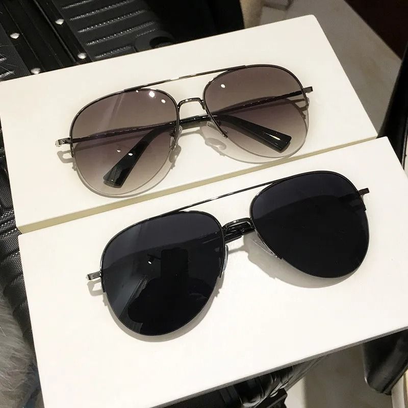 Classic Aviator Sunglasses for Men | Metal Frame Anti-UV Driving Glasses