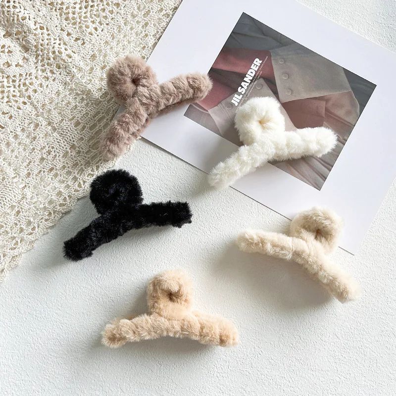Elegant Plush Hair Clip Claw – Extra Large Korean Faux Rabbit Fur Hair Grab for Women, Soft Cute Fashion Accessory