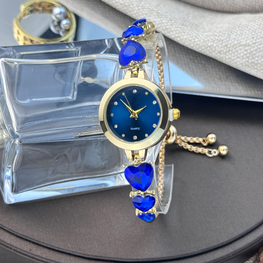 Mixed Scale Simple Light Luxury Ladies Quartz Watch, Three Heart-Shaped Diamond-Encrusted Bracelet, Round Alloy Case