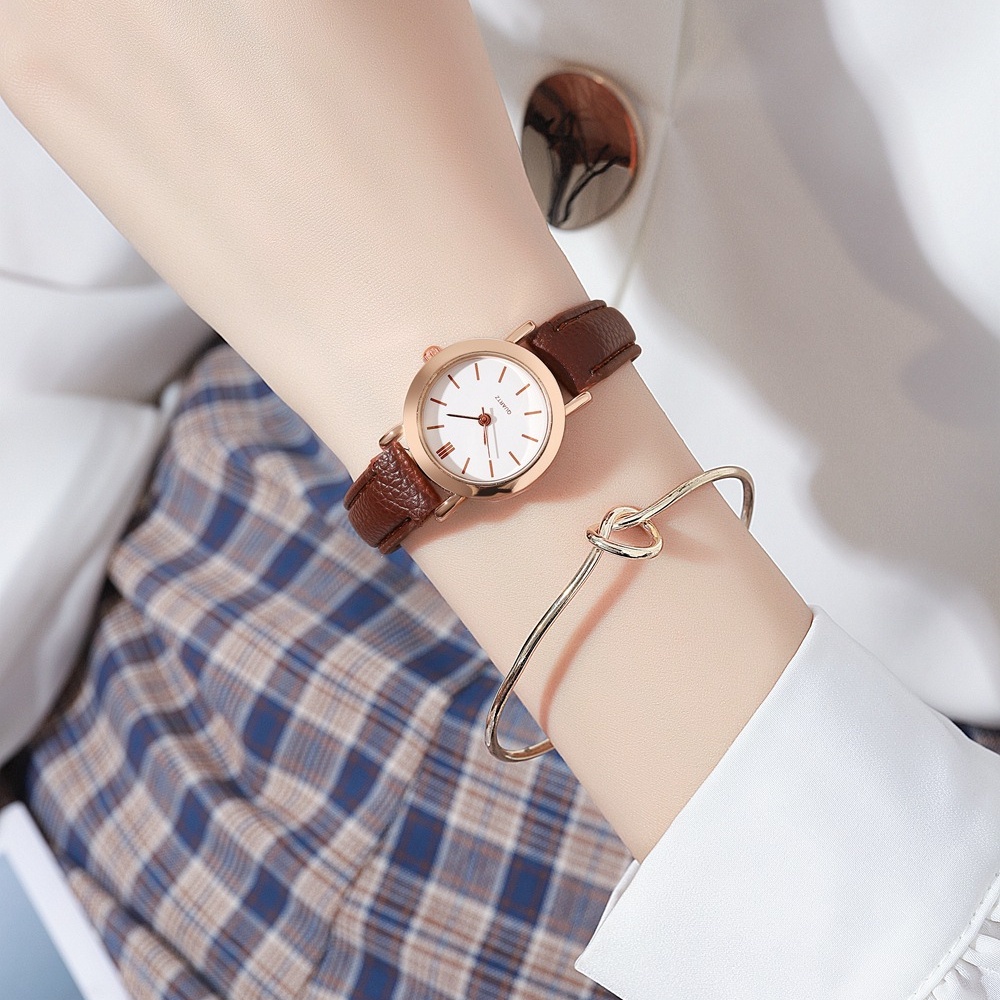 Fashionable Small Dial Womens Quartz Watch with Casual Leather Band