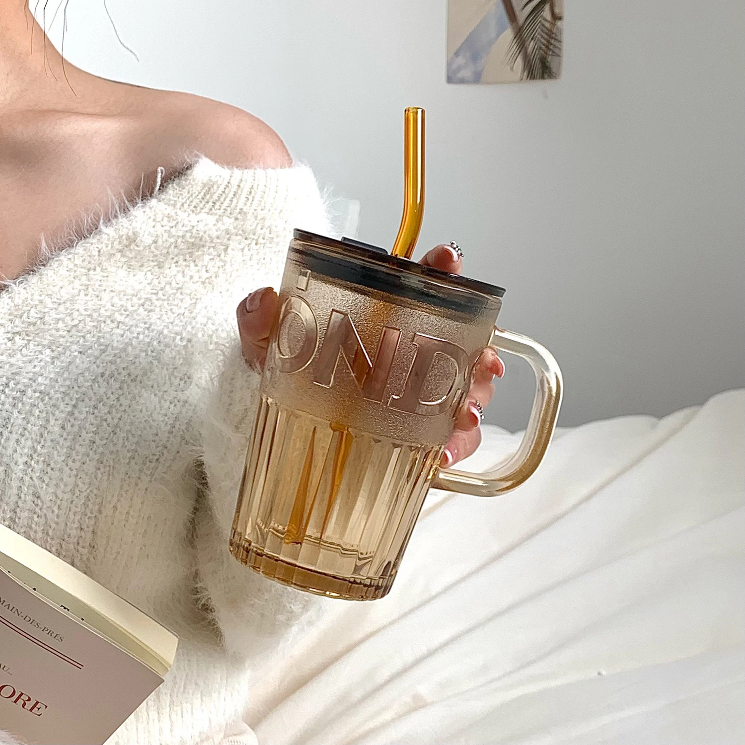 Retro Glass Tumbler with Lid and Straw Reusable Juice and Coffee Cup Transparent Green Glass Mug