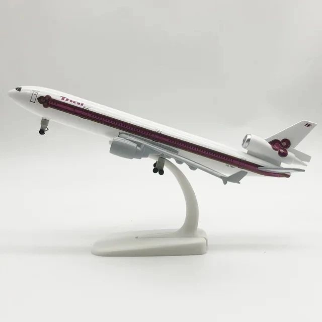 Alloy MD11 Airplane Model with Landing Gear Display