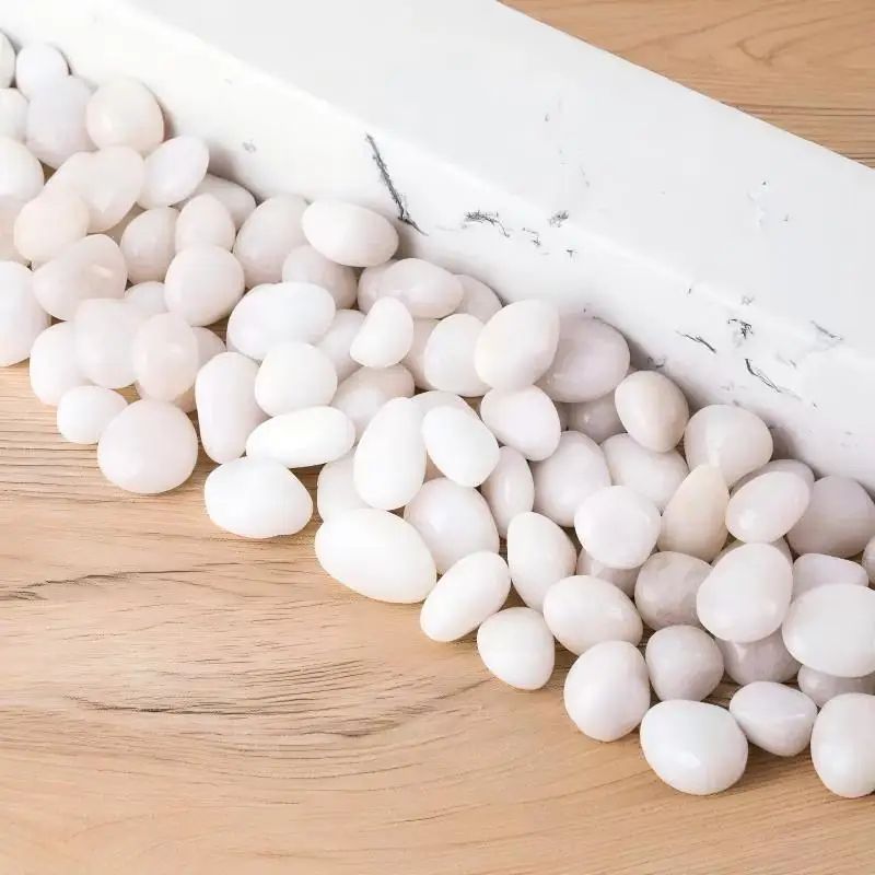 Natural White Polished Pebbles Stones