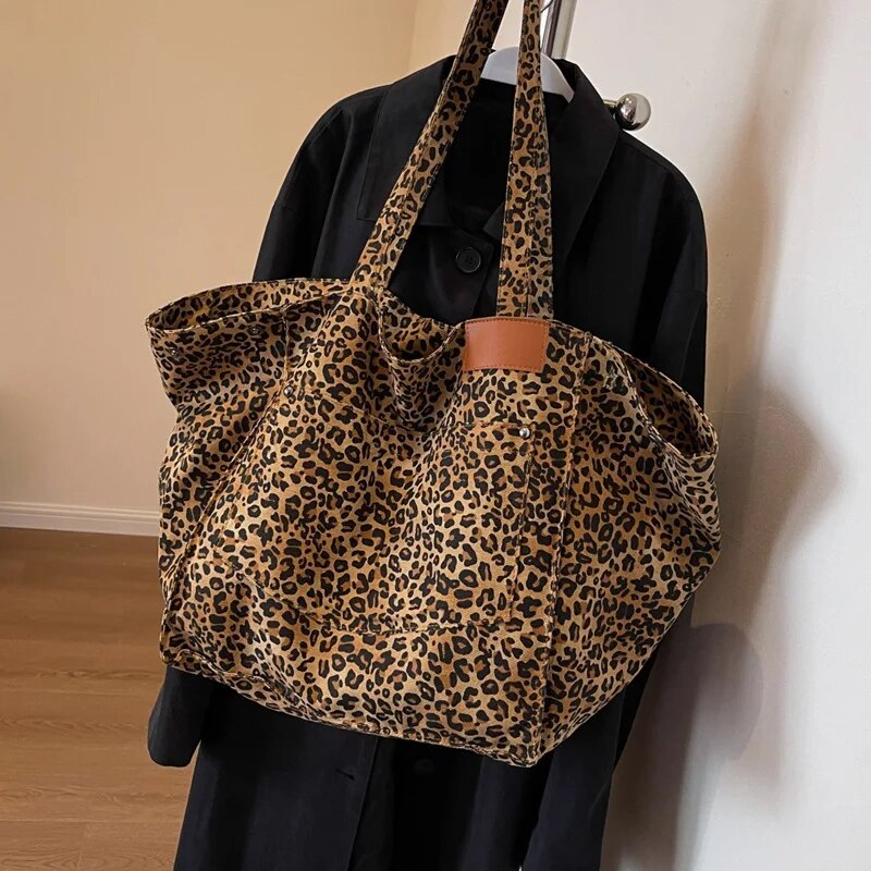 Leopard Pattern Tote Bag Vintage Canvas Shoulder Bag for School Work and Shopping Large Capacity Handbag