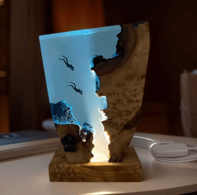 Seabed Exploration Resin Diver Table Light – Underwater Night Lamp for Bedroom and Office Decor