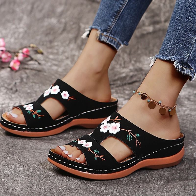 Women Embroidered Flower Leather Wedge Slippers