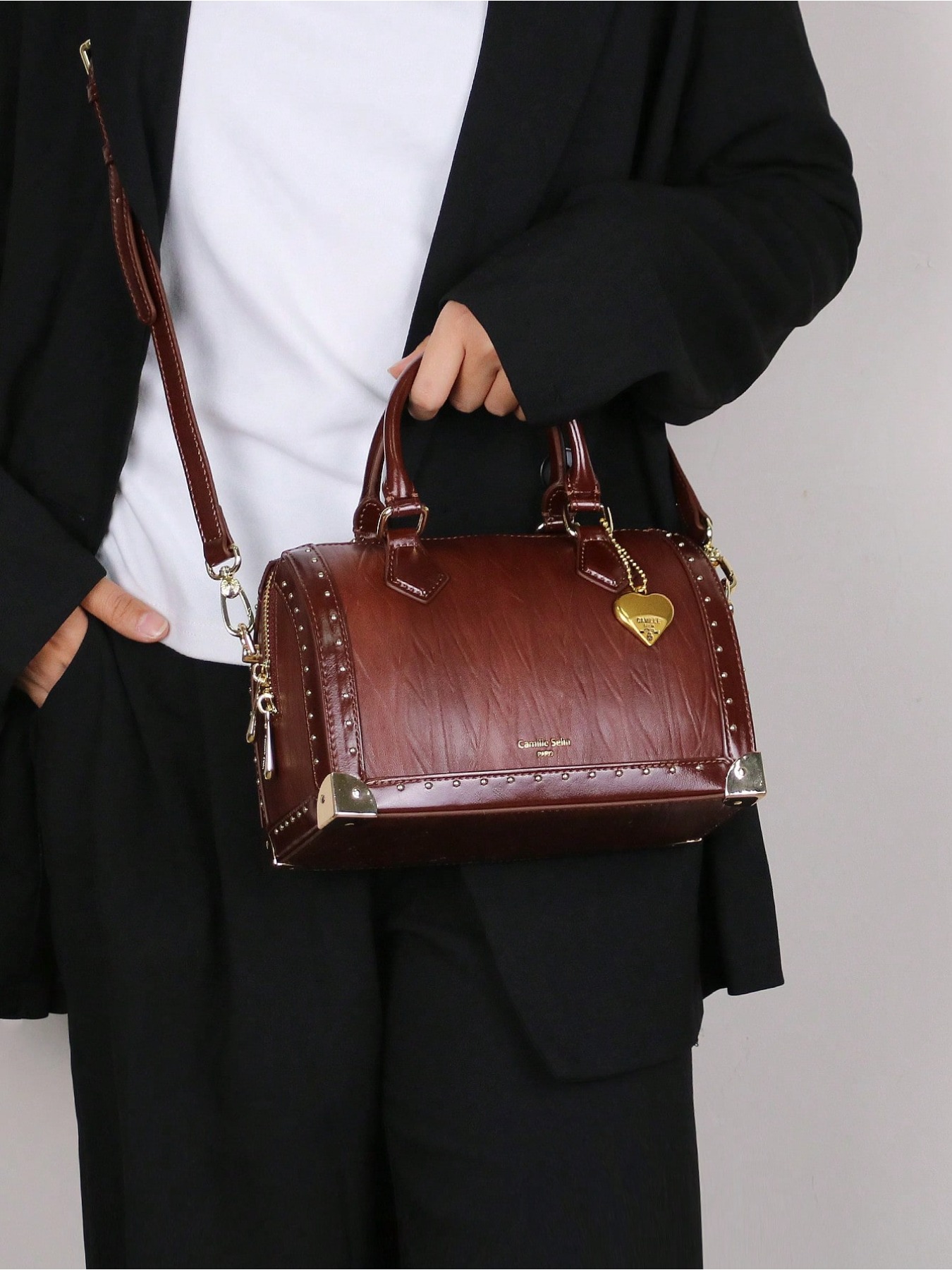 Fashionable Vintage Rivet Box-Shaped Handbag for Women Personalized Street Style Boston Bag