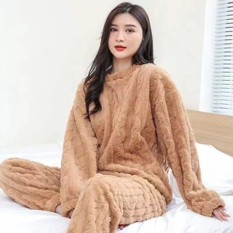 Womens Thickened Flannel Pajama Set with Long Sleeves