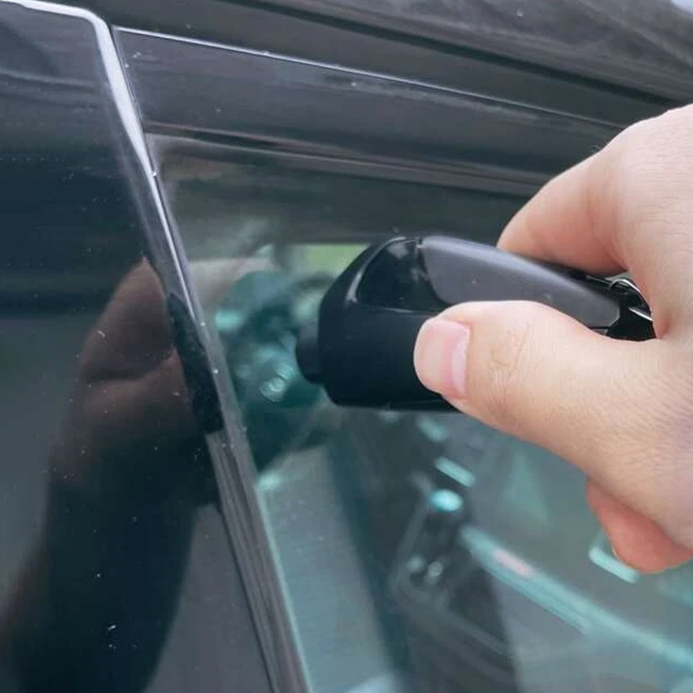 3-In-1 Safe Car Window Breaker
