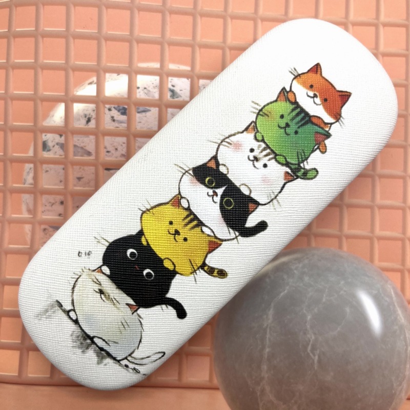 Stylish and Convenient Cute Cat-Themed Contact Glasses Case for Prescription Sunglasses Storage