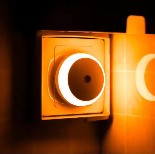 GlowEase Plug-In Smart Dusk to Dawn LED Night Light
