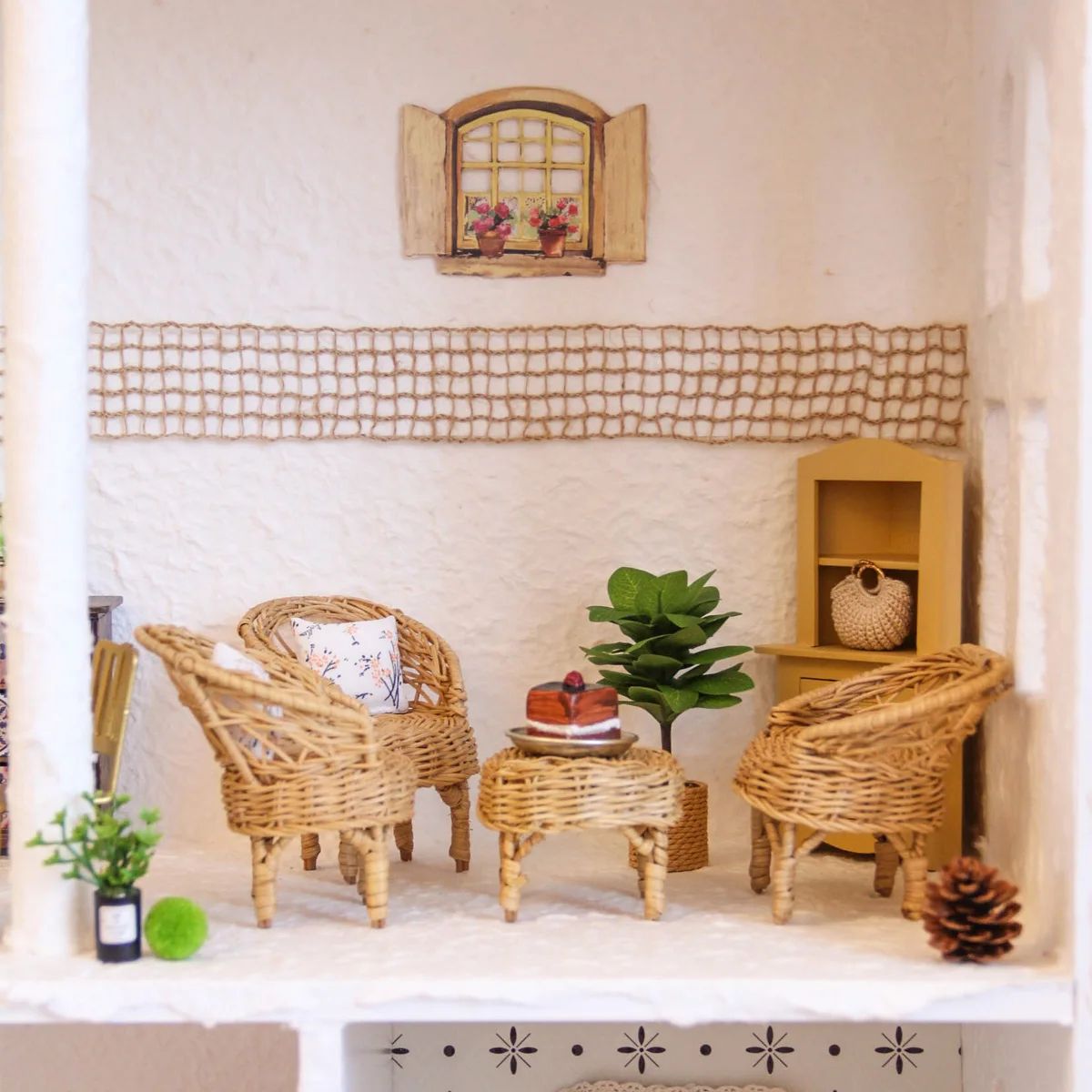Miniature Dollhouse Furniture Set 1 to 12 Scale Realistic Mini Home Decor