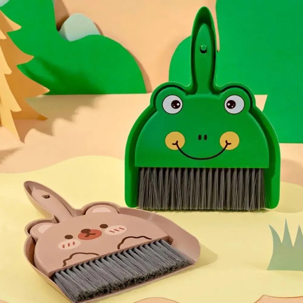 Cartoon Mini Broom & Dustpan Set – Desktop & Keyboard Cleaning Duo