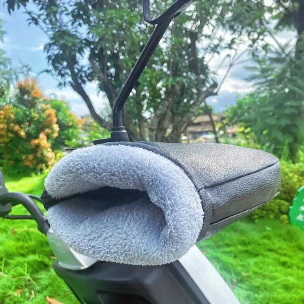 Motorcycle Handlebar Muffs Waterproof Winter Hand Warmers.