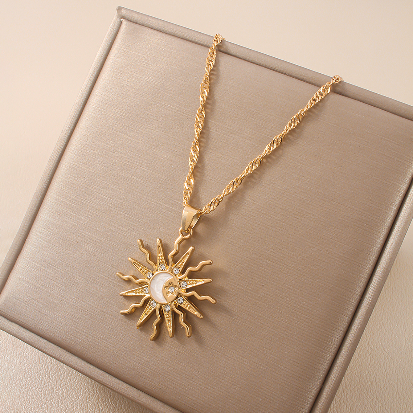 Retro Pendant Necklace, Three In One Sun Star Moon Design, Shining Rhinestone Jewelry for Women, Elegant Daily and Party