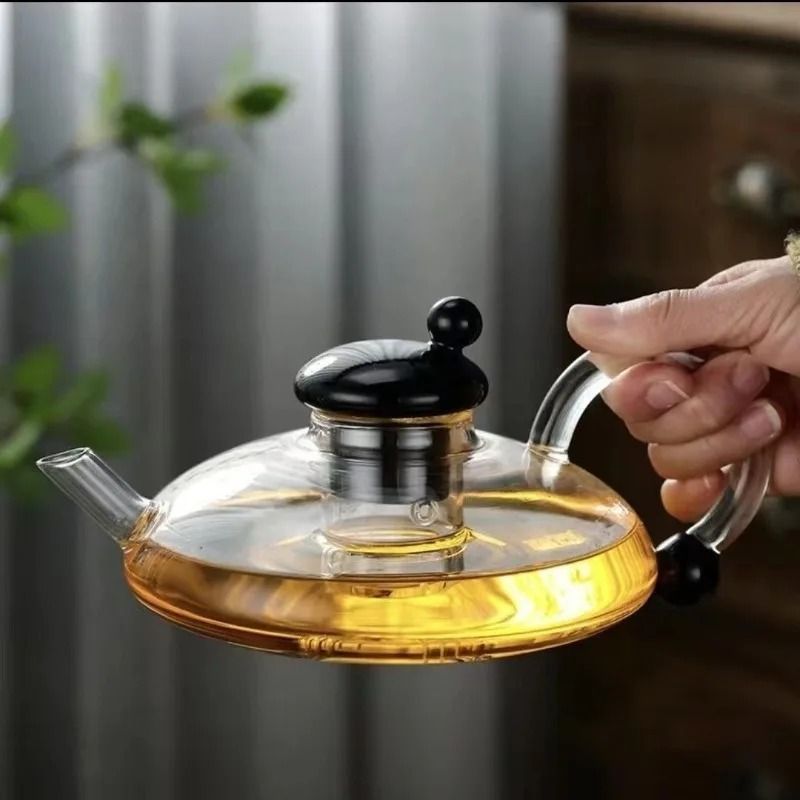 Glass Teapot with Heat Resistant Glass and Built In Filter 700 ml