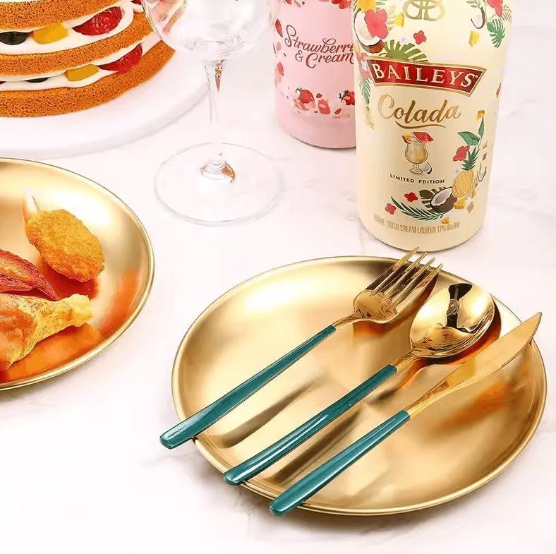 Durable Rust-Proof Camping Plates – Metal Round Serving Plate Set