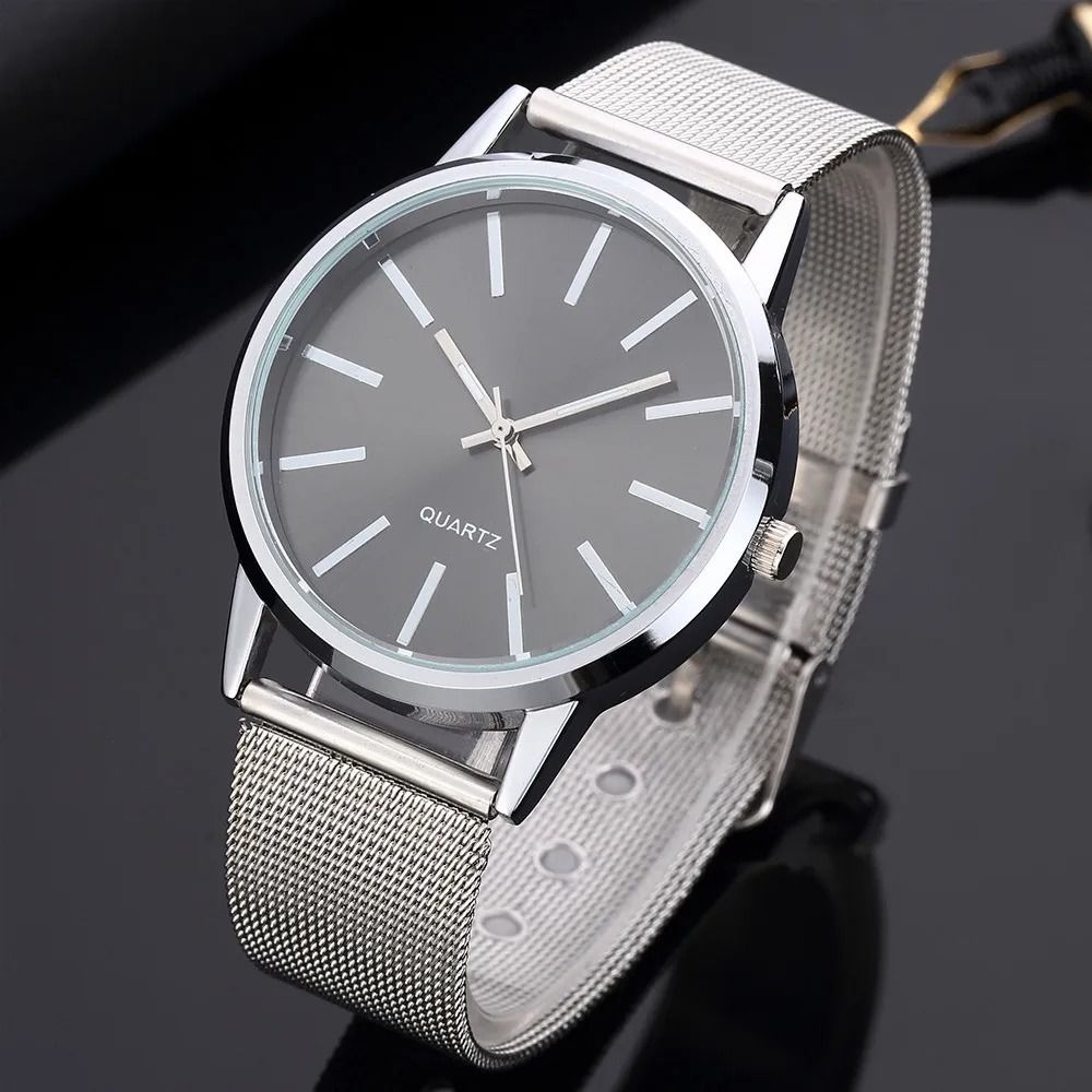 Men Leather Band Quartz Casual Wristwatch