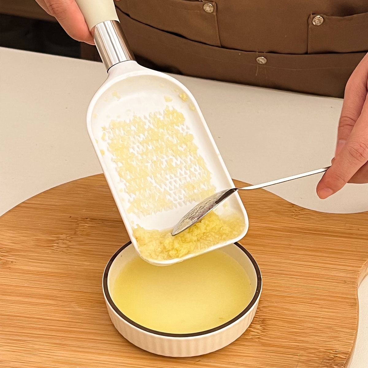 Garlic Masher, Handheld Chopper Kitchen Tool, Ginger Grater, Fruit Vegetable Grinding, Multi Functional Manual Ginger