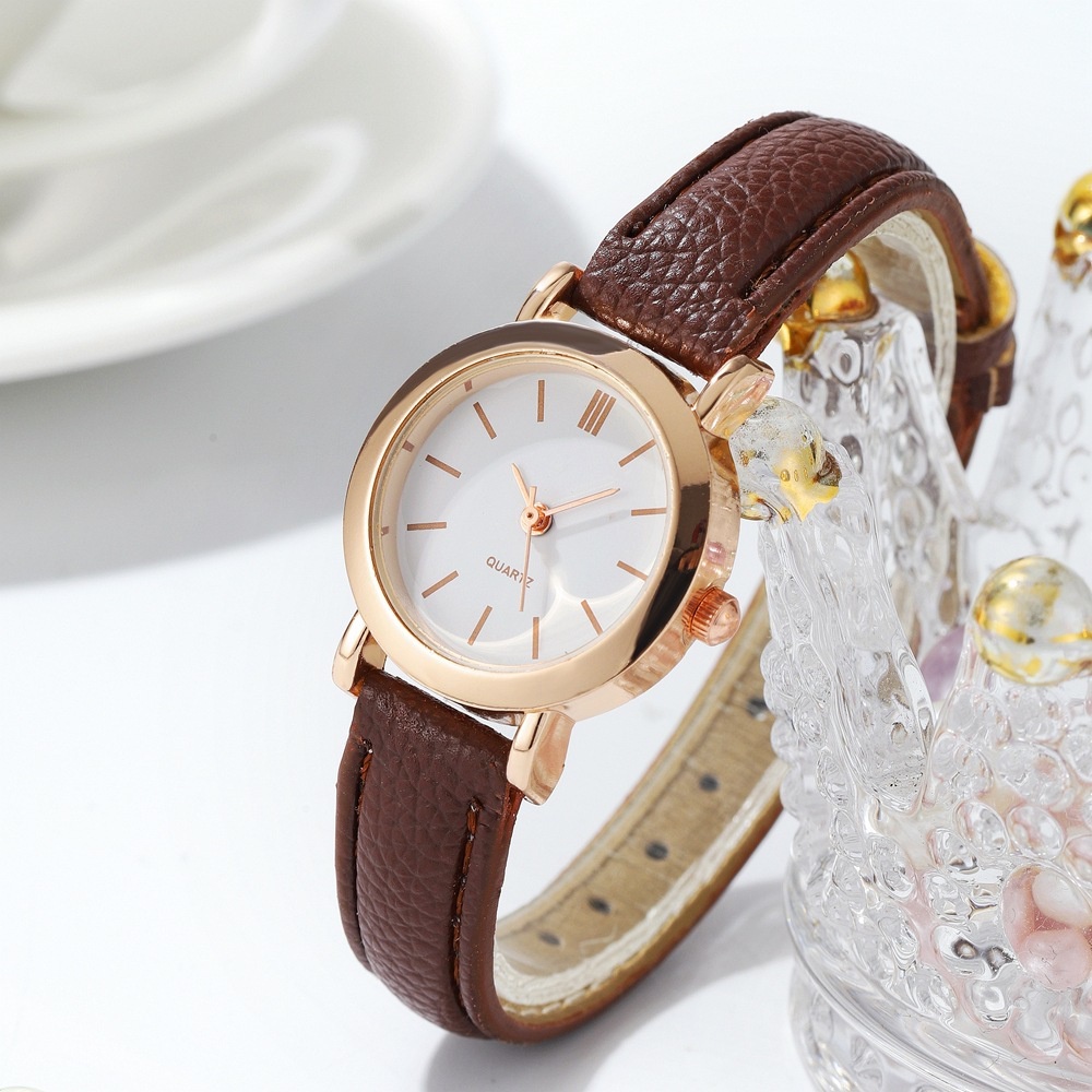 Fashionable Small Dial Womens Quartz Watch with Casual Leather Band