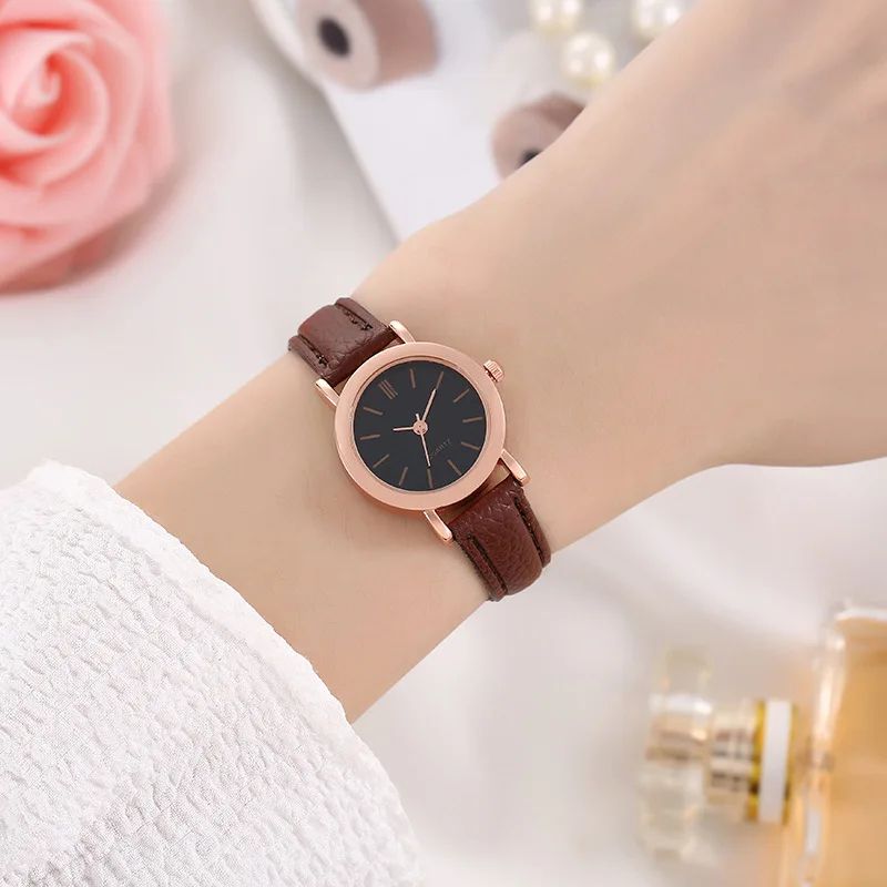 Elegant Retro Leather Strap Quartz Watch - Classic Casual Timepiece for Women & Men