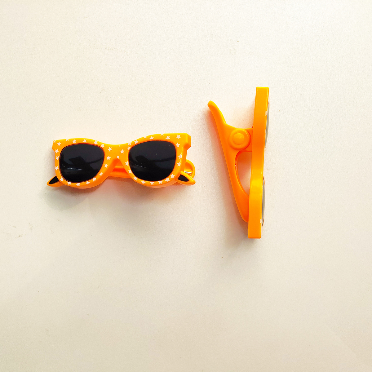 Heavy Duty Beach Towel Clips Non Slip Sunbed and Laundry Peg Holders
