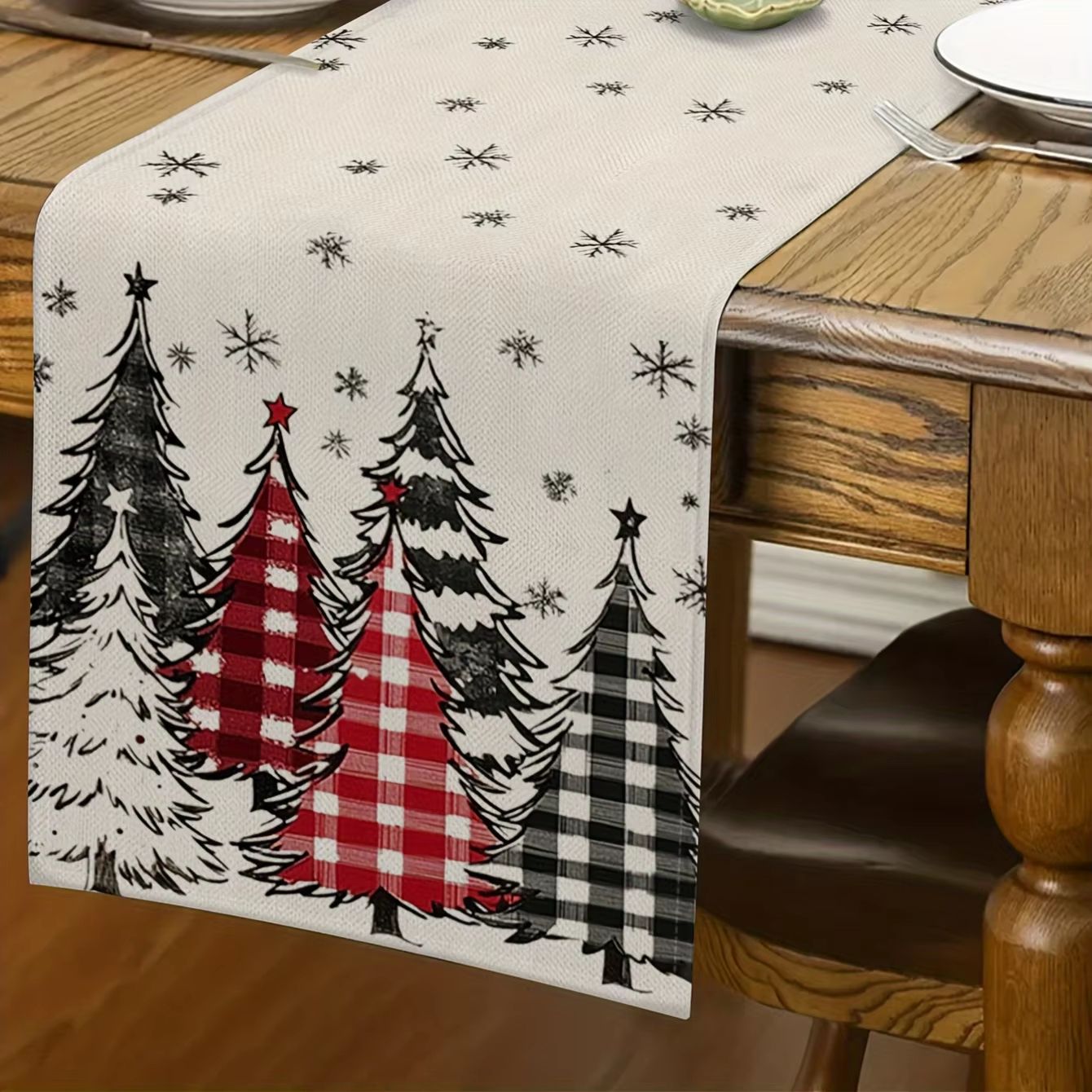Retro Plaid Christmas Tree Table Runner – Cozy Holiday Dining Decor