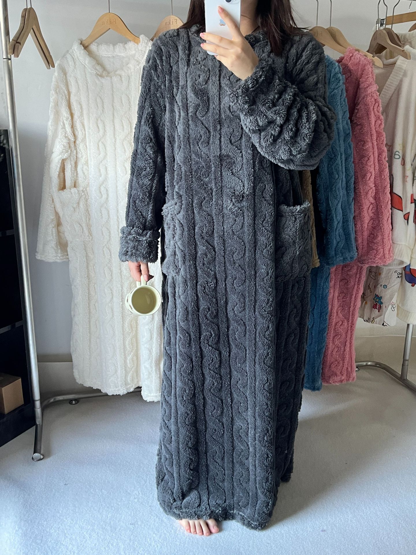 Autumn and Winter Bathrobe Woman, Coral Velvet Jacquard Sleeping Gown, Long Section Solid Colour Warm Bath Robe