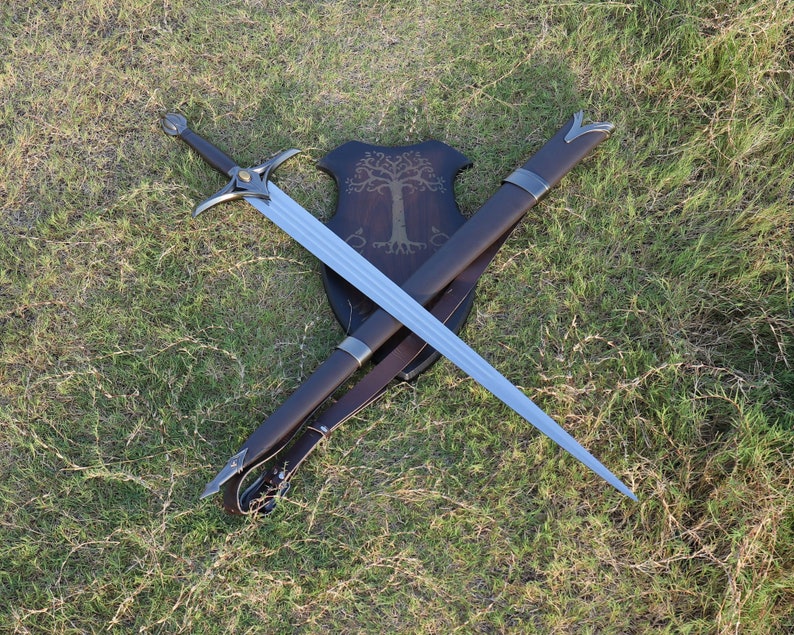Metal The Lord of the Rings The Rings of Power Galadriel's Sword replica, Commander's sword with base, Monogram Sword, C