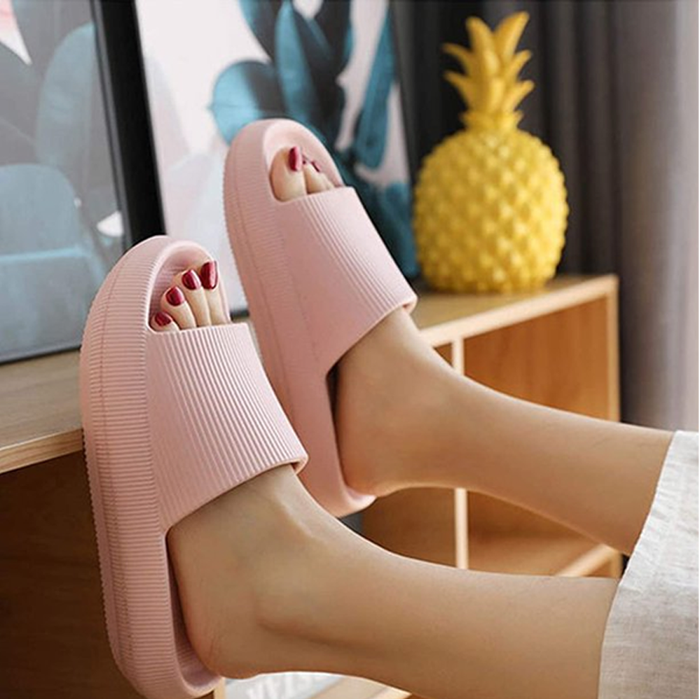 Anti-Slip Ultra Soft Thick Soft Cloud Slippers