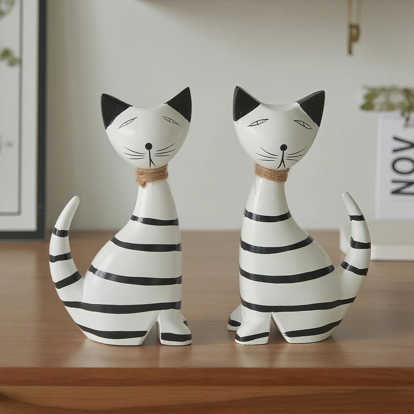 Nordic Wooden Cat Couple Ornament – Striped Kitten Desktop Decoration