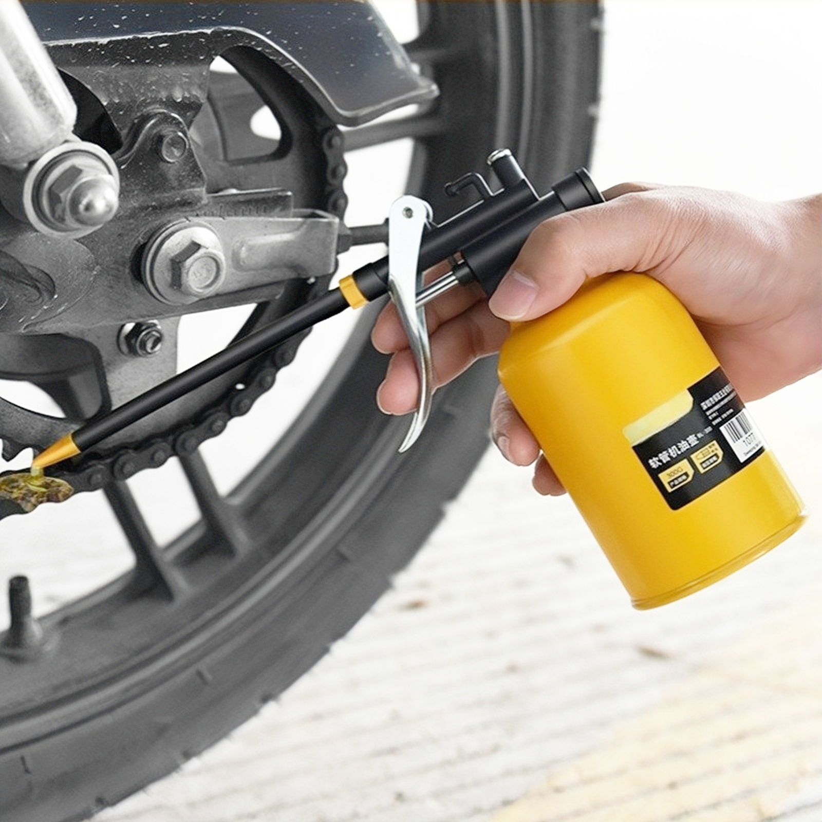 High-Pressure Oil Can Pump, Precision Lubrication Tool for Metal & Car Repair, Leak-Proof Grease Gun
