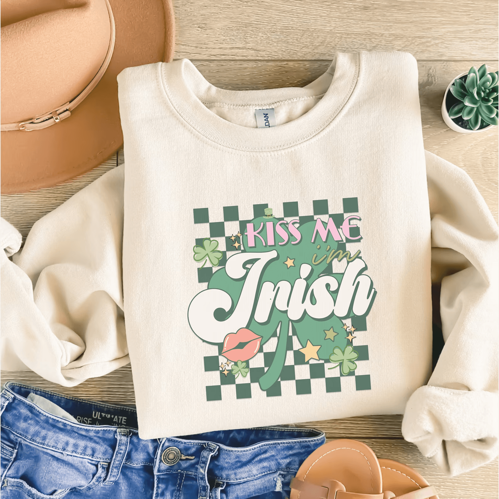 Retro St Patricks Day Shirt Funny Lucky Shamrock Vintage Irish Tee Crewneck