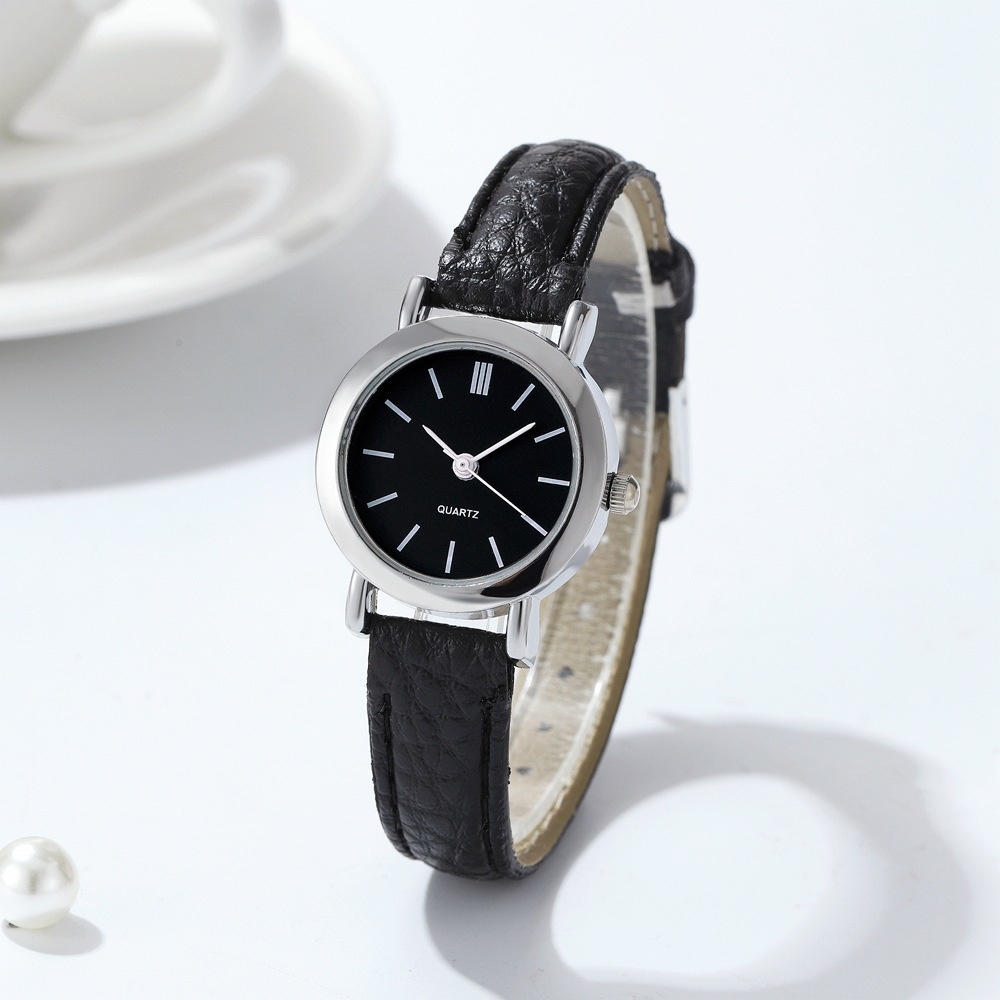 Fashionable Small Dial Womens Quartz Watch with Casual Leather Band